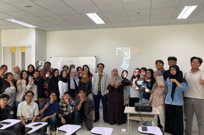 Kuliah Dosen Tamu UNS Hadirkan Praktisi Media Alternatif, Bekali Mahasiswa Hadapi Industri Digital