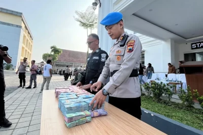 Polresta Surakarta dan BI Solo Musnahkan Ribuan Lembar Uang Palsu Senilai Rp986 Juta