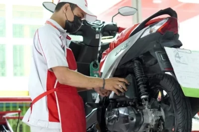 Malas Antre Saat Harus Servis Motor Honda? Begini Cara Praktis Booking Servis Lewat Website Resmi