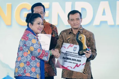 Gubernur Ahmad Luthfi Bawa Jateng Raih Penghargaan Pengendalian Inflasi Terbaik dari Kemendagri