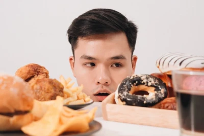 Apa Itu Mokel? Ini Arti, Asal kata, & Bedanya dengan Batal Puasa