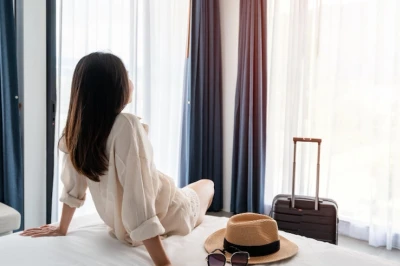 Apa Itu Staycation? Arti, Contoh Aktivitas, dan Tipsnya