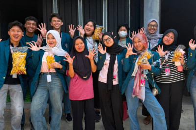 Mahasiswa KKN UNDIP Perkuat Praktik Keamanan Pangan UMKM Keripik Ibu Sun di Pemalang