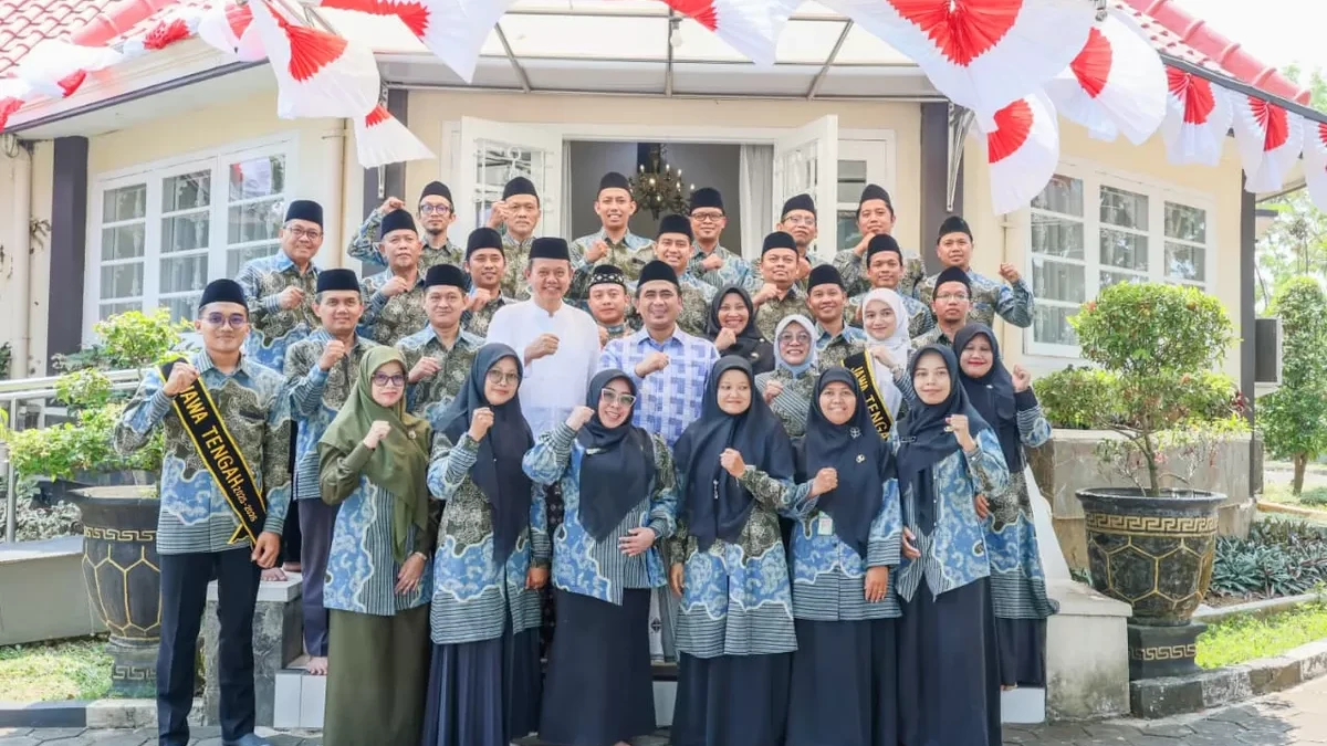 Taj Yasin Lepas 21 Kafilah MTQ Korpri Jateng ke Sulsel, Pesan Jaga Nama Baik Daerah