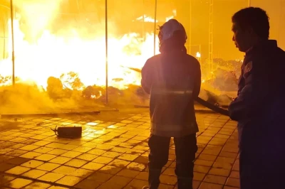 Kantor PT Huahong Semarang Terbakar Dini Hari, Kerugian Capai Rp500 Juta