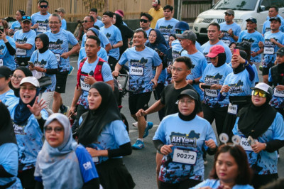 5.500 Pelari Ramaikan AHY Run Semarang 2026, Ahmad Luthfi dan AHY Turut Berlari