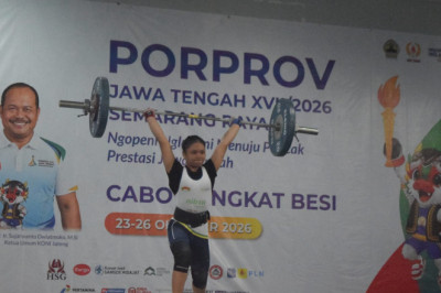 Baru 13 Tahun, Syifa Az-Zahra Sumbang Emas Angkat Besi untuk Semarang di Porprov Jateng 2026